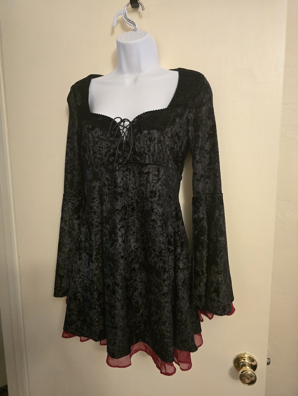 NWT Dolls Kill House of Widow Black Crushed Velvet Lace-Up Bell Sleeve Gothic S - Picture 3 of 8